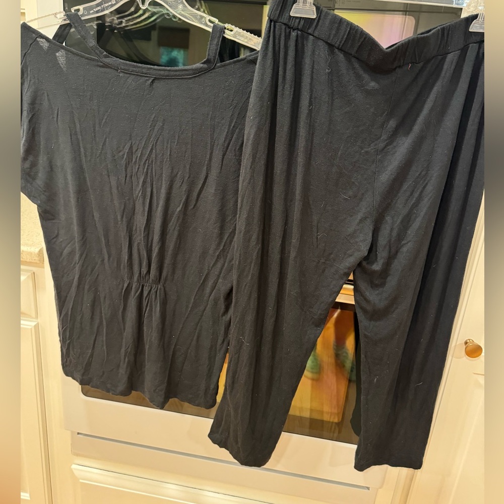 Catherine Malandrino Black Capri Pajama Set - Picture 7 of 10